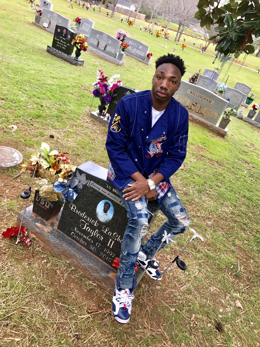 Tootchie_'s tweet photo. #LongLiveBrod He da Real 🐐

#ShopTLD👚⚓️ https://t.co/2LwK9WZe3v