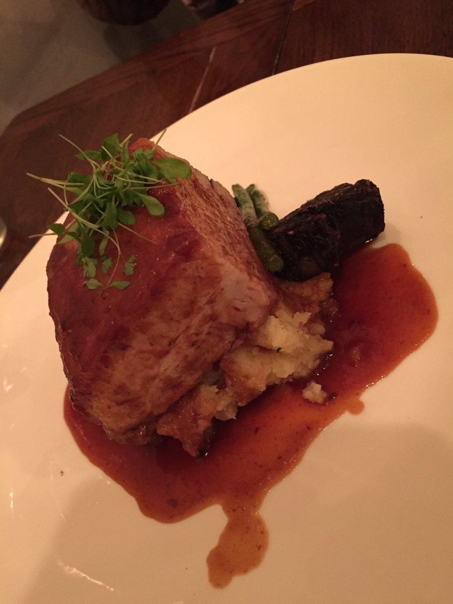 deborahstar's tweet photo. Fabulous dinner with @cloverlong6 @SinatrasNottm #Nottingham https://t.co/2l6yG44liO