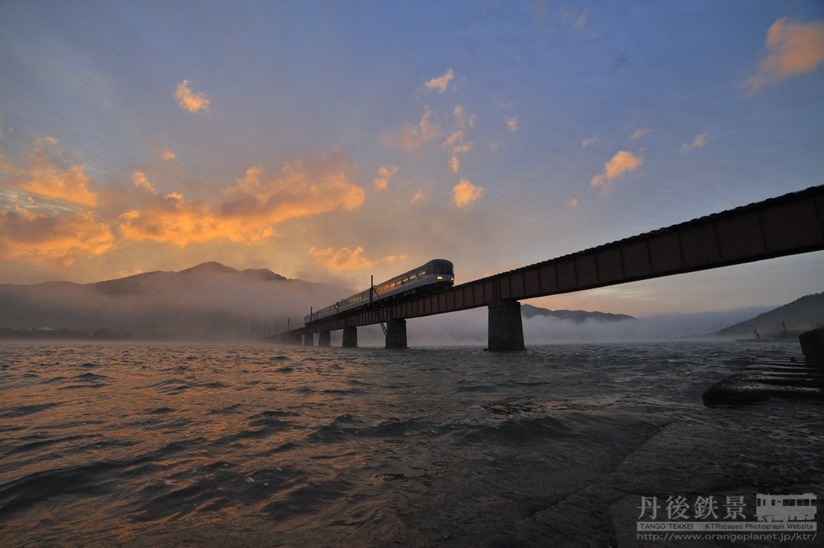 wecelnimo's tweet image. Take stock of your surroundings, take a deep breath and appreciate the people around you!!! #TrainTwitter