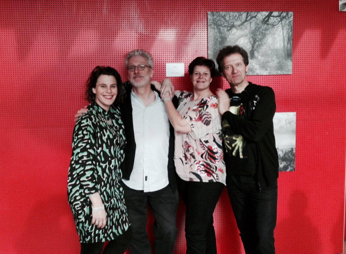 ChoirDutch's tweet photo. Dutch Organic workshopteam vandaag op #Balk #Vocaalcentraal😀 #workshop #koor #zingen #dutchorganicchoir #icoontheater #amersfoort https://t.co/7p3RoIxDNa