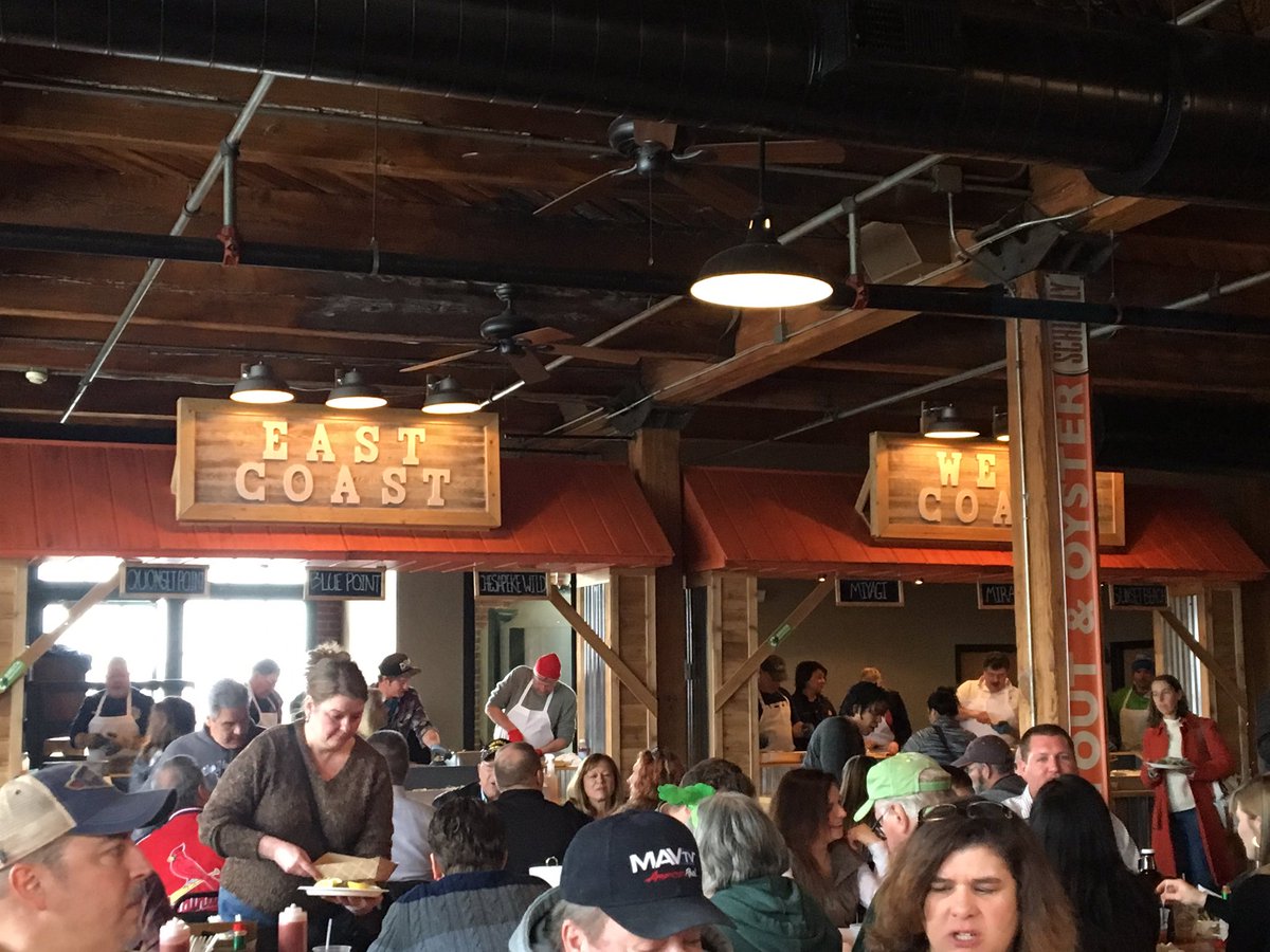Schlafly's tweet photo. 3 raw bars to get your oyster fix today at Stout & Oyster Festival until 10 pm! Come on by after @IrishParadeSTL! #darkpintshalfshells https://t.co/sDMEaTBk9z