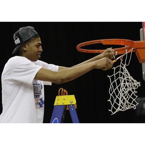 Anthony Davis turns 24 today. Join us in wishing him a Happy Birthday!!    