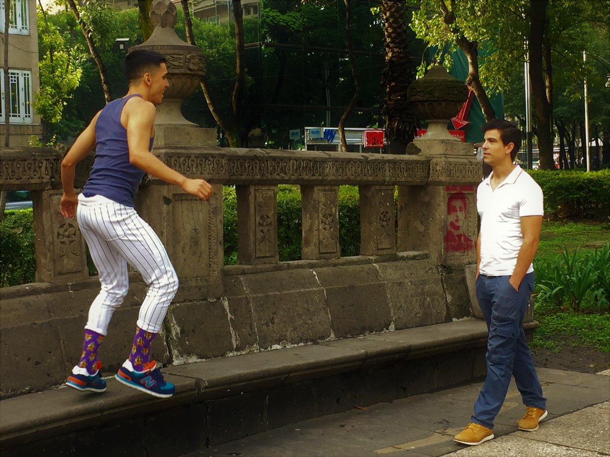 AjenaPiel's tweet photo. La Piel Ajena es un registro del nacimiento y el dolor de una amistad romántica que surge entre sueños, hoteles y antros de la Zona Rosa MX. https://t.co/SyslGIlUn0