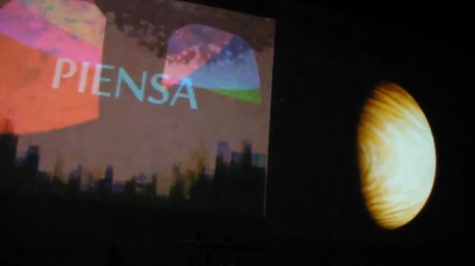 Ivonne_Navas7's tweet image. Mejor ponte a sentir... #LiveAct #Vijing #LiveCinema @Resolume