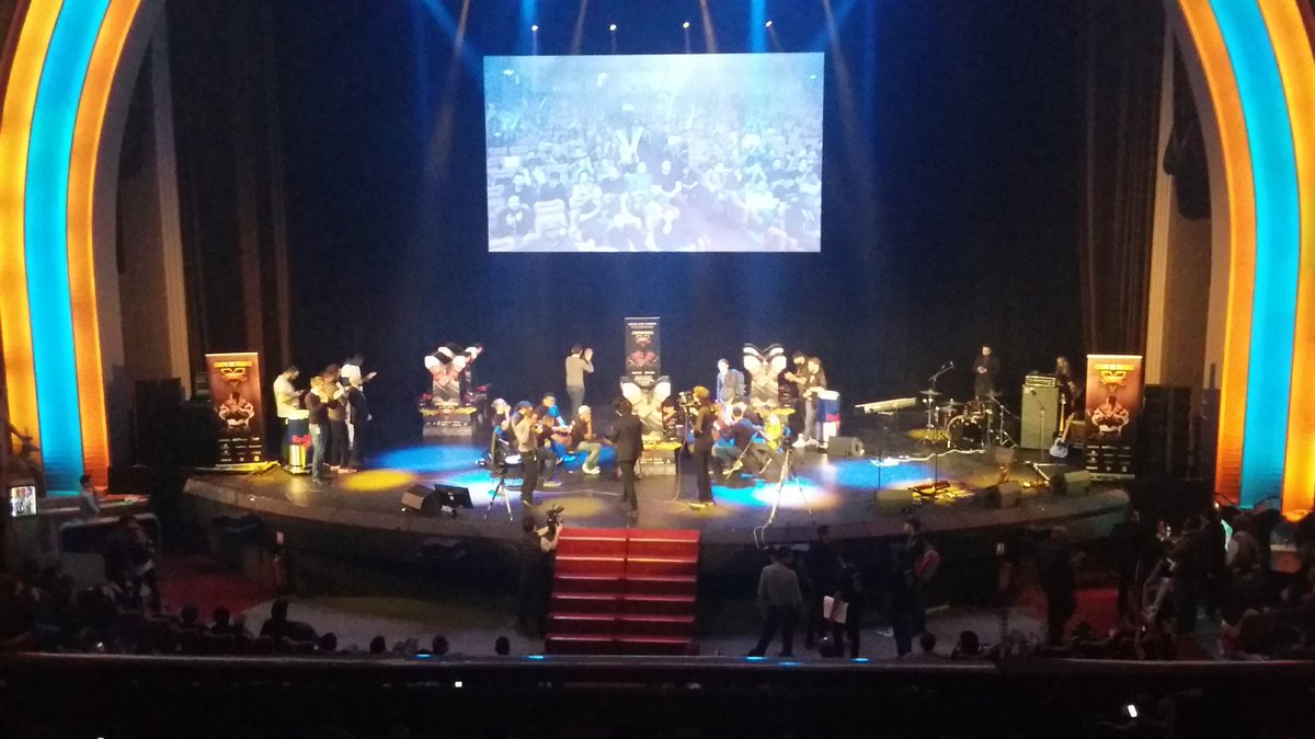 BlindTestduGeek's tweet photo. On change un peu d'ambiance que d'habitude au Grand Rex pour la #COUPEDEFRANCESFV et il y a du bruit !!! https://t.co/E0UOAmKUvg
