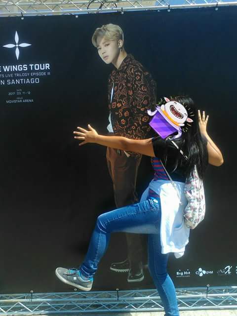 chimchimgirlbae's tweet photo. Acá con el pololo. 😎💘
With my boyfriend. 😭💭
#TheWingsTour #BTSWelcomeBackToChile #BTSinChile #jiminwingtour @BTS_twt https://t.co/tNKJOvrZ71