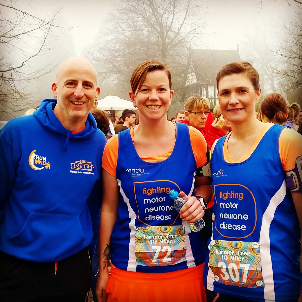 RedCard4MND's tweet photo. Spent the morning supporting Team @RunMND at the Larmer 10 and half. @floscafe (Vanessa), Ellie and Dazza did great #whitestarrunning #run https://t.co/MTCWuQA702