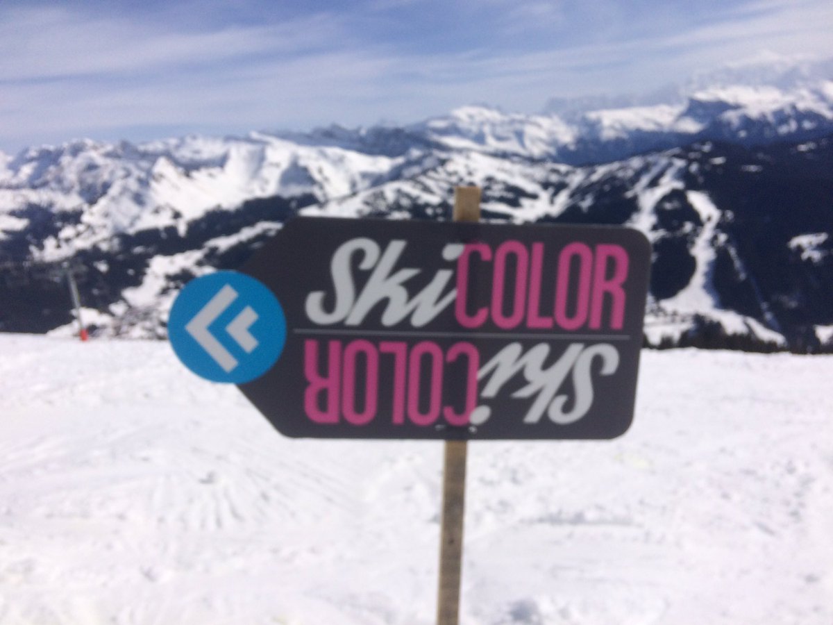 Fantastic day at the #lesgets Ski Color run! #rainbow #colour #powderpaint #skiing #flexiski #portesdusoleil