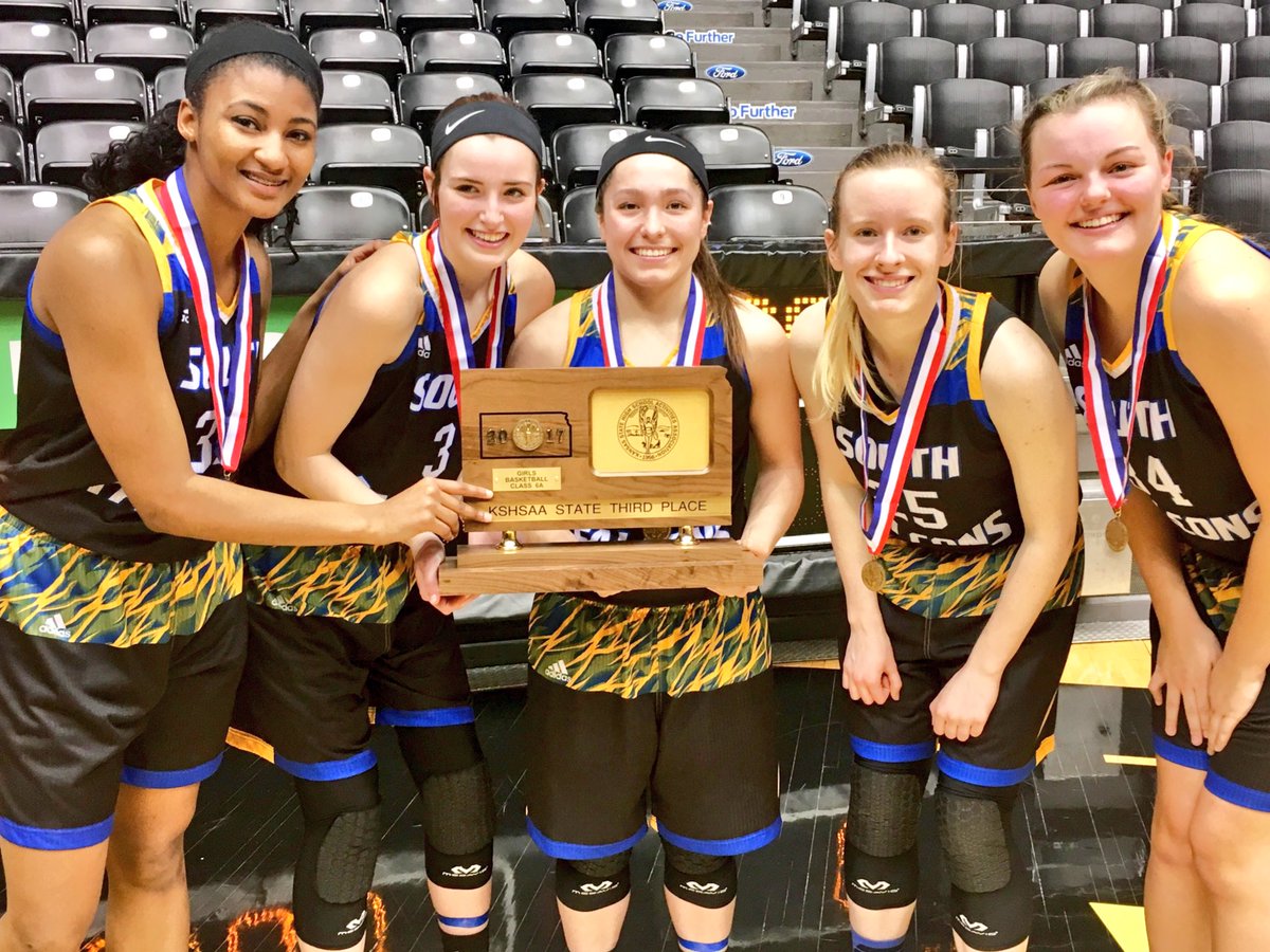 OS_LadyFalconBB's tweet photo. We 💙the #fabfive🏀🏆 https://t.co/9Qq626VnLi