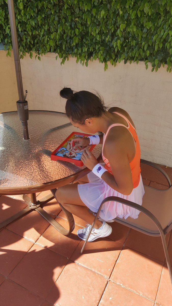 tenniswarehouse's tweet photo. Had a great (and hot) time shooting with @NBTennis player, @HeatherWatson92! 🔥🌞 

#twfrombnp #newbalance "behindthescenes https://t.co/sSYsfQAjYD