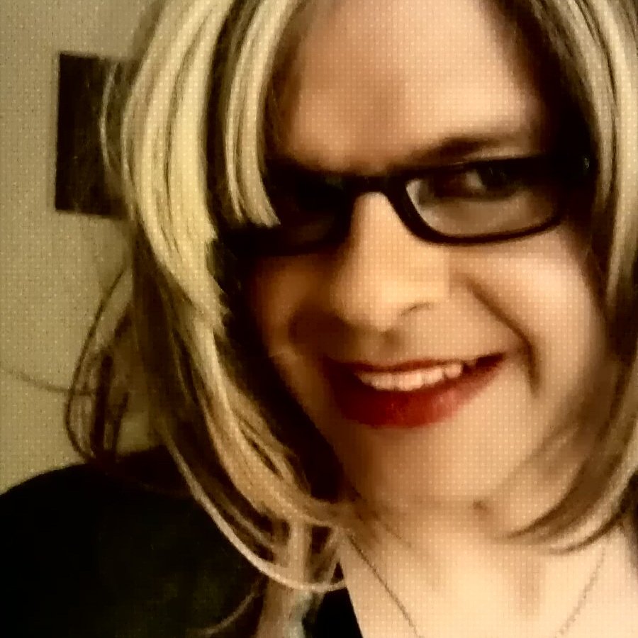 SupergirlofArgo's tweet photo. I totally think I could be a mua #careerchange #maybs #lovewhatudo ;) https://t.co/JodhSFi9BB
