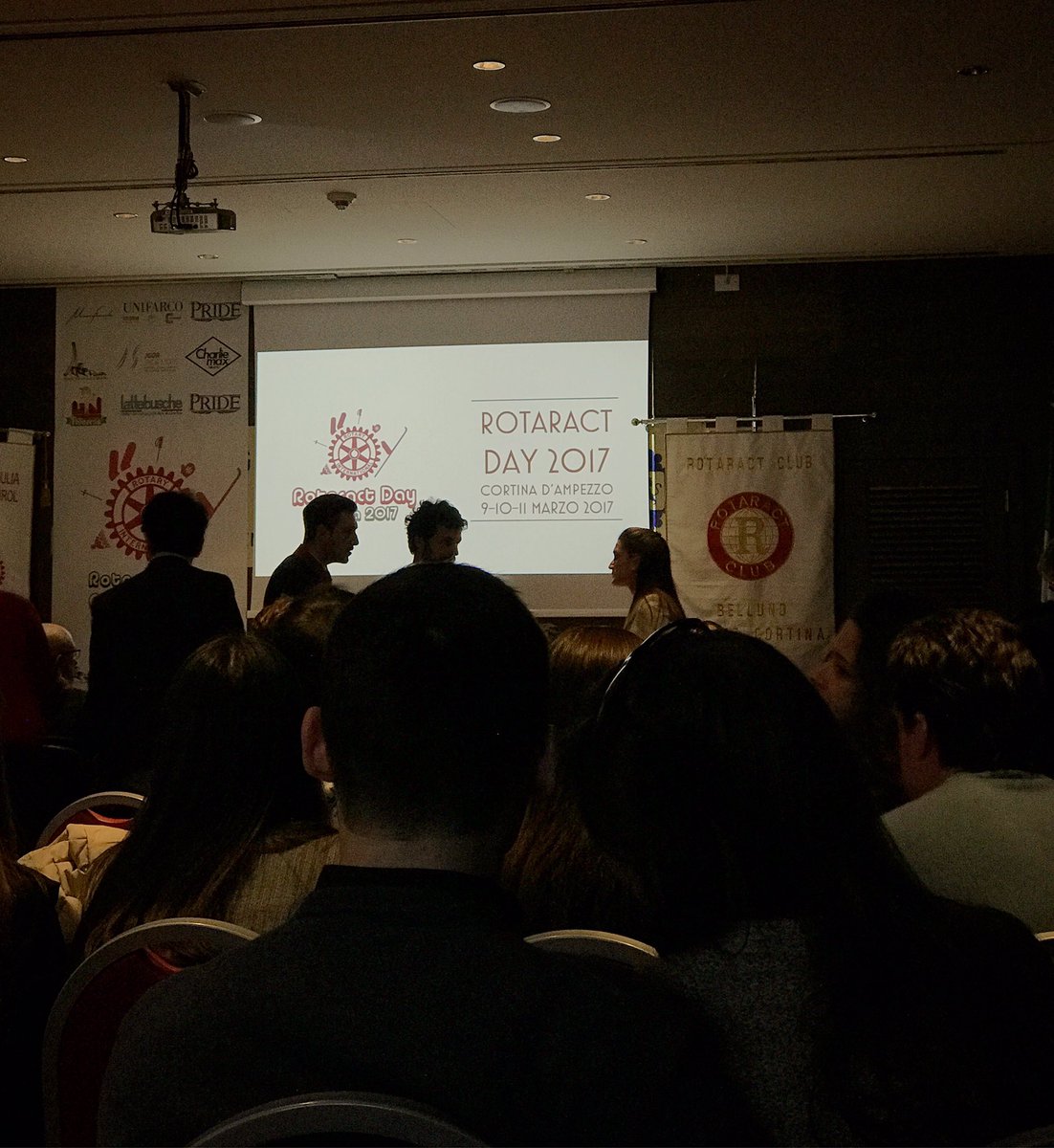 rotaractmestre's tweet photo. III Distrettuale e Rotaract Day 2017!
#rotaractmestreinsieme #distrettorotaract2060 #rotaractday2017 https://t.co/HFVXlziPLV