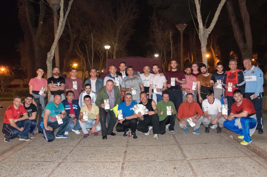 Los cargadores de la Resurrección animan a donar médula en el mismo fin de semana que… sanfernandocofrade.wordpress.com/2017/03/11/los…