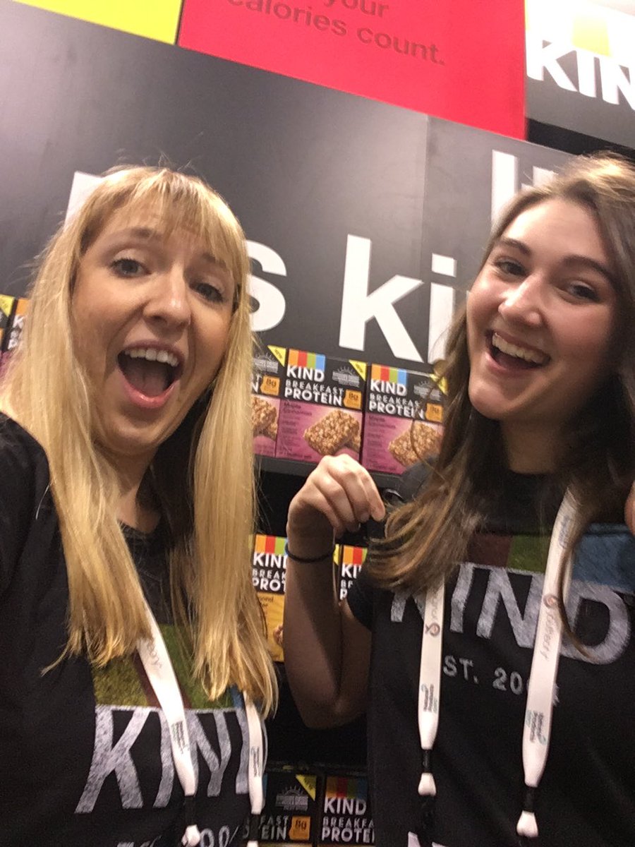 Jauronamo's tweet photo. Thanks @KINDSnacks for the new t-shirt #expowest #itsfromoregon https://t.co/eRLSFJNkR5
