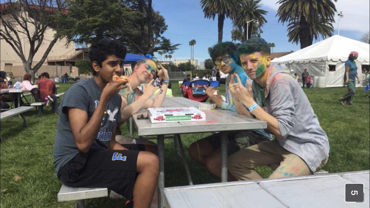bettspunsever's tweet photo. When your best students aren't doing their outlines @FHS_Rozy https://t.co/whrrorg3XP