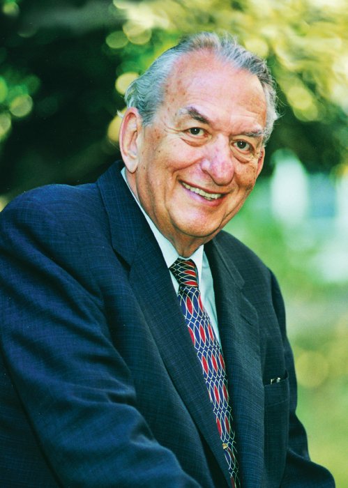 "A visionary and a giant of a chemist." #Chemnobel Laureate George Olah has died at 89. ow.ly/GB5H309LgeE