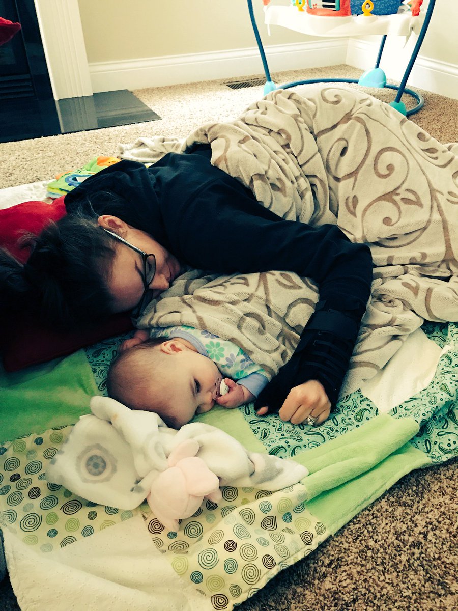 cnfancher's tweet photo. Saturday snuggles 😍 #beinglazy #sweatsday https://t.co/zbgnsOi8uv