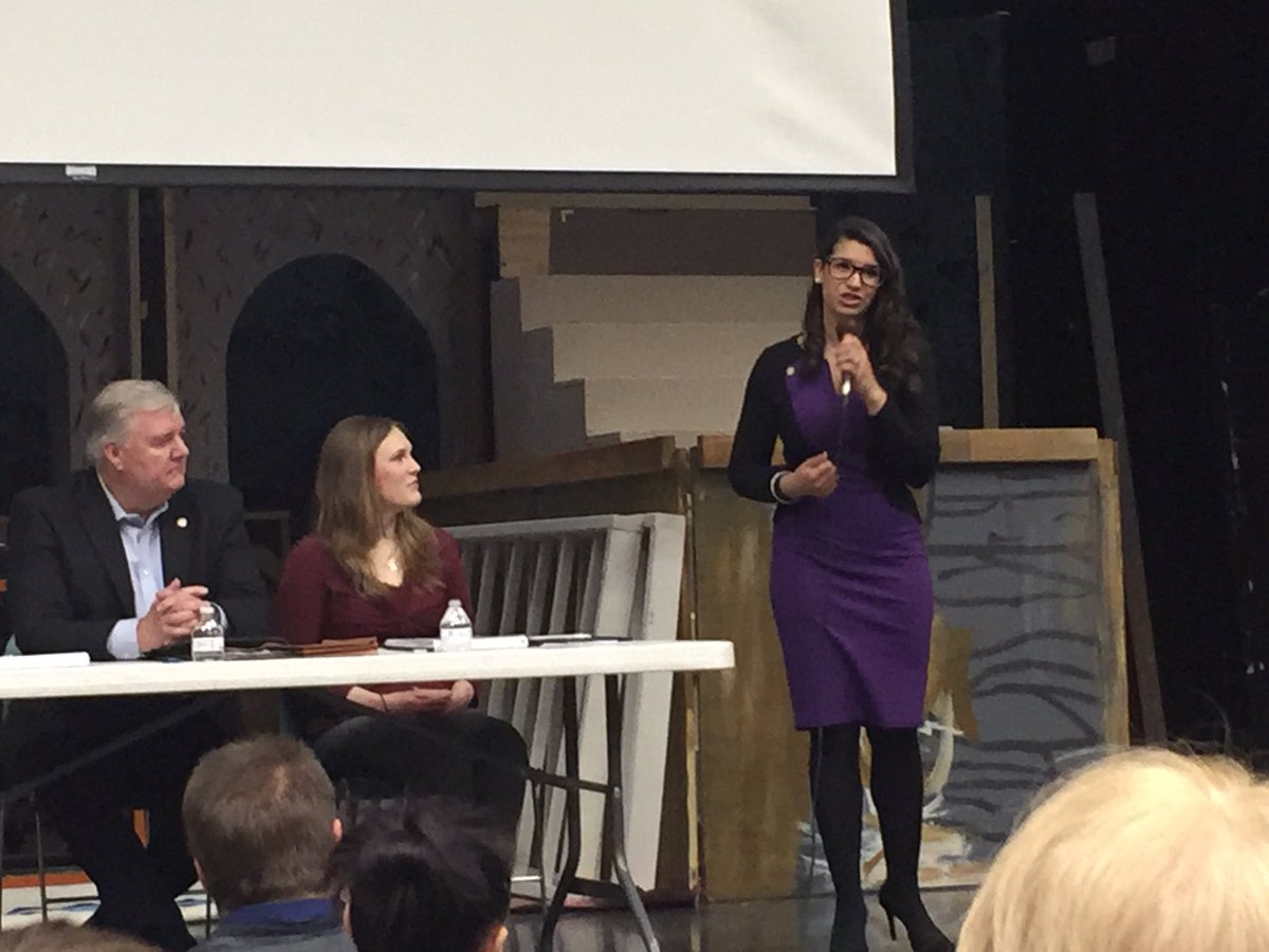 SueSpaniol's tweet photo. So impressed with millennial Rep Anna Maye Quade! #firsttownhall https://t.co/SDZH6VSHS8