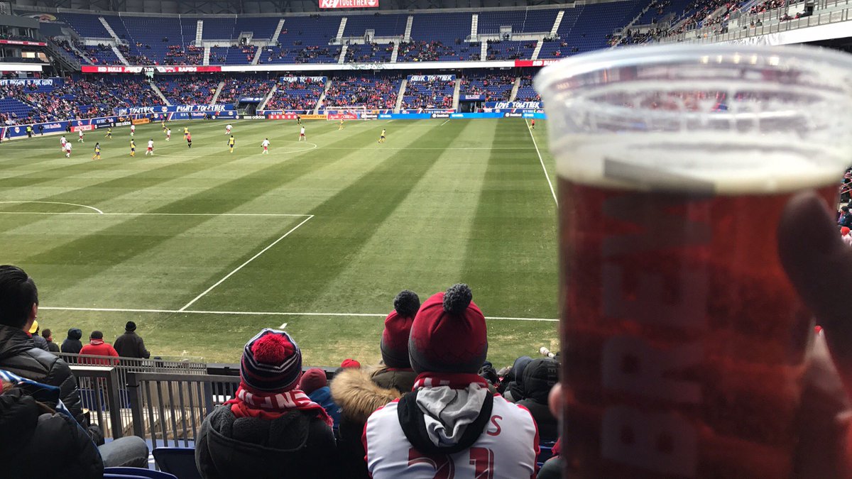 #CheersToSoccer <a href="/FreeBeerMovemnt/">Free Beer Movement</a> #cold <a href="/NewYorkRedBulls/">Red Bull New York</a> <a href="/BrooklynBrewery/">Liam</a> Defender IPA #beertography