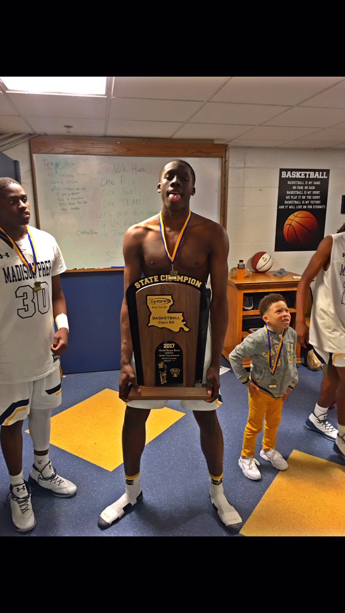 _leblanc__'s tweet photo. 3peat 💍 i love my bros man🤙🏾❤ https://t.co/TzvXv7rG5G