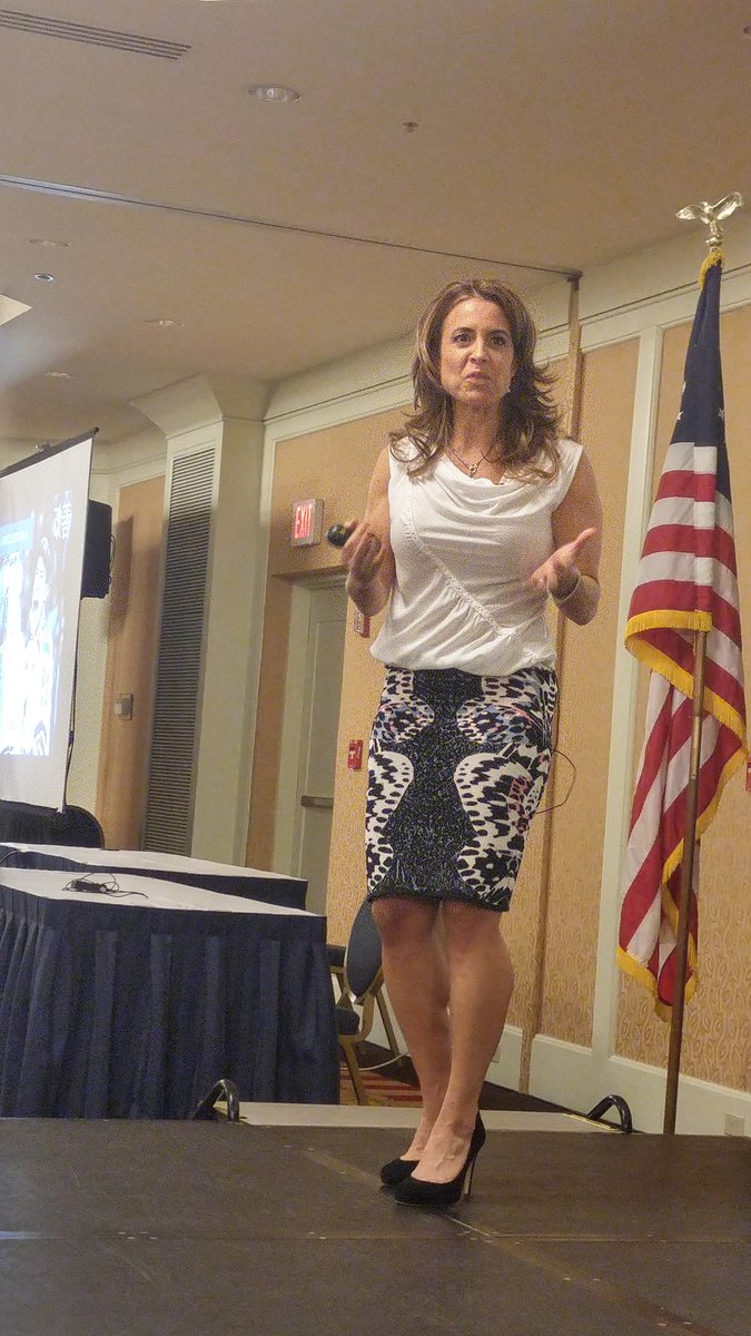 COAMFT's tweet image. Another great presenter at #AAMFTLeads about setting goals for success.