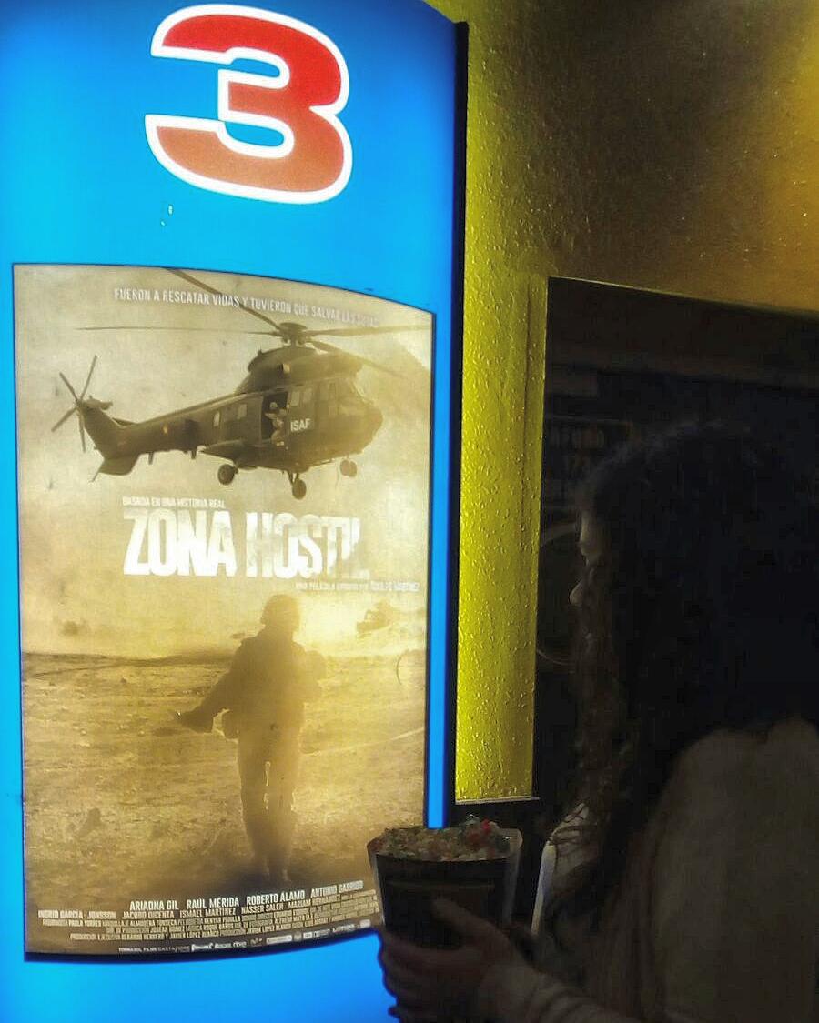 Recomiendo #ZonaHostilPelicula tensión, acción y equipo y actores con talentazo!
Apoyemos al cine español: ¡tiene peliculones como este!👏