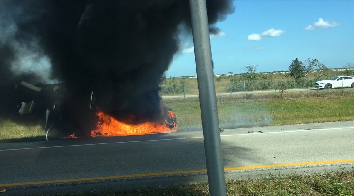 Flames engulf car off U.S. Route 27 in #Weston bit.ly/2md7qit https://t.co/piCXBBd7a0