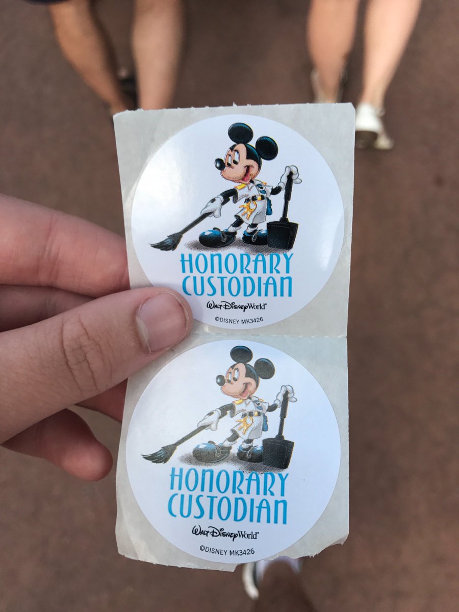 Numbers__MC's tweet image. Met @SealandsFiesta at the parks today. She gave me an honorary custodian sticker! Thanks Sealands &amp;lt;3