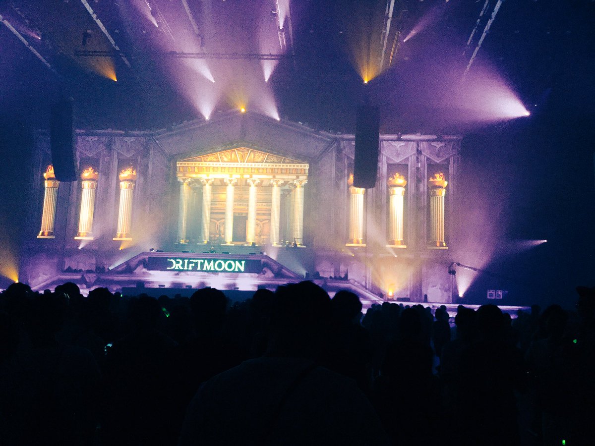 minniminnieee's tweet image. 泰国曼谷首次的捷克 #transmission 电子音乐节 #thelostoracle #edm #Trance รวมความปังของงาน ที่นี่ &amp;gt;&amp;gt;youtu.be/0EPUAp_Bn_k