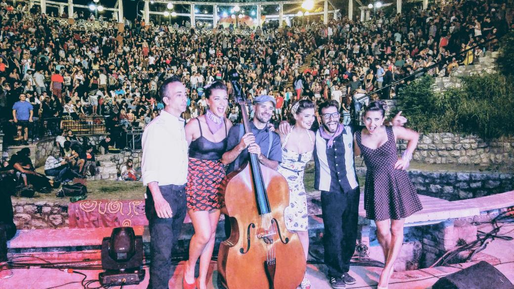 CulturaMuni's tweet image. Se despiden @TheGingerHearts. Y se viene #Tonolec! #MujeresAlGriego #CbaMujer