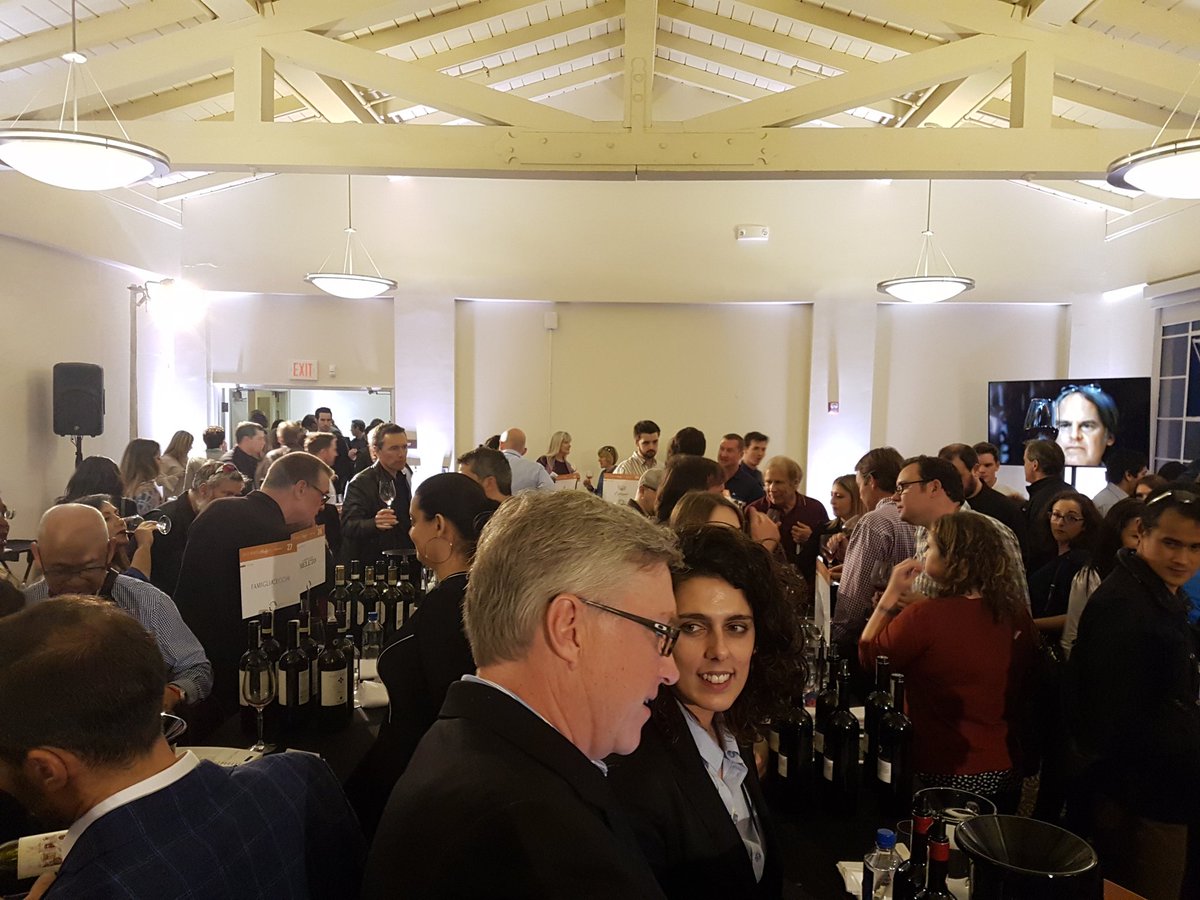 IVignamaggio's tweet photo. and today... San Francisco #greatwinesofitaly #jamessuckling #vignamaggio https://t.co/CEODcG92lq