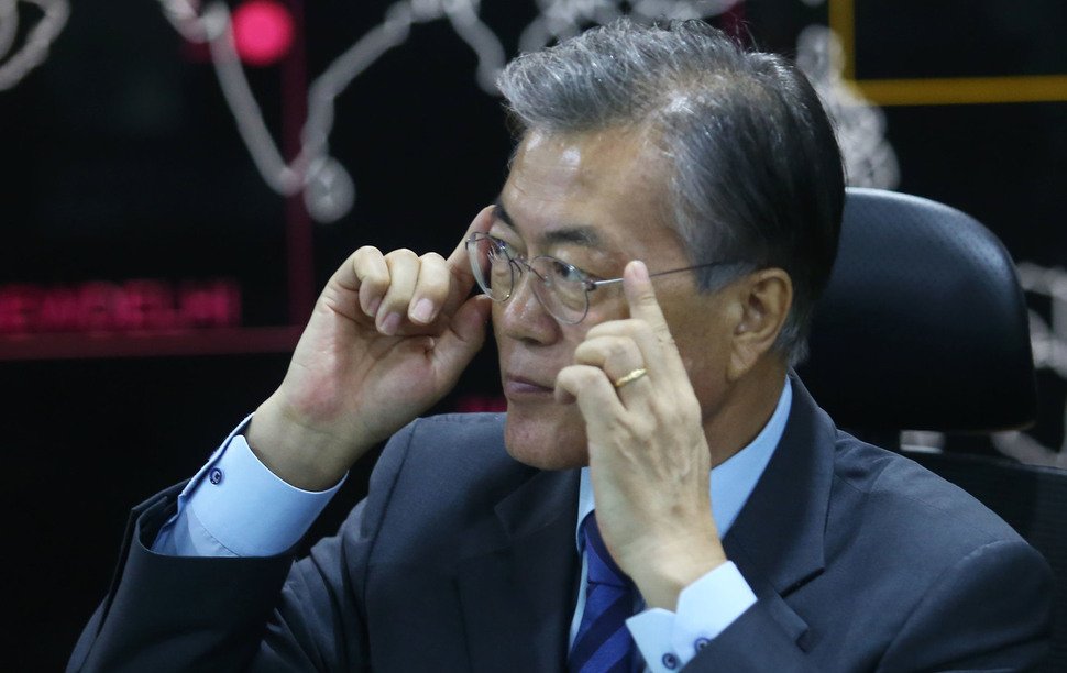 문재인 기자회견 "진정한 통합은 적폐를 덮고 가는 봉합이 아니다…헌법 절차에 승복하고 적폐를 청산하면서 소수의견도 포용하는…공정하고 정의로운 사회로 가기 위한 원칙있는 통합이어야"…이것이 문재인의 똘레랑스임!