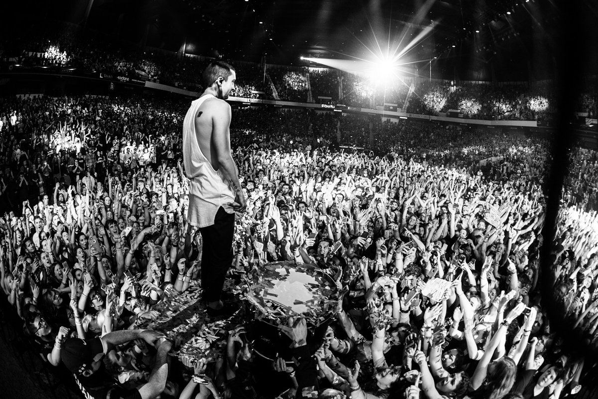 twentyonepilots's tweet photo. feb24 /// looking back to birmingham #ERS2017 • https://t.co/v09PVXuM2b https://t.co/wa6A0tGRaL