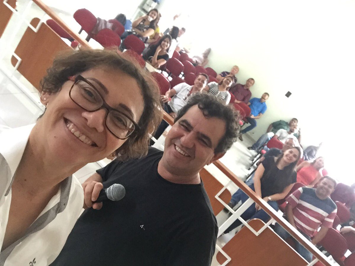 robertatum's tweet photo. Cenas de hoje mais cedo #midiatraining #Dianopolis #camaramunicipal Convite da @zelmacoelho e @marcelosilva_to Valeu! https://t.co/vSLgiw0QiB