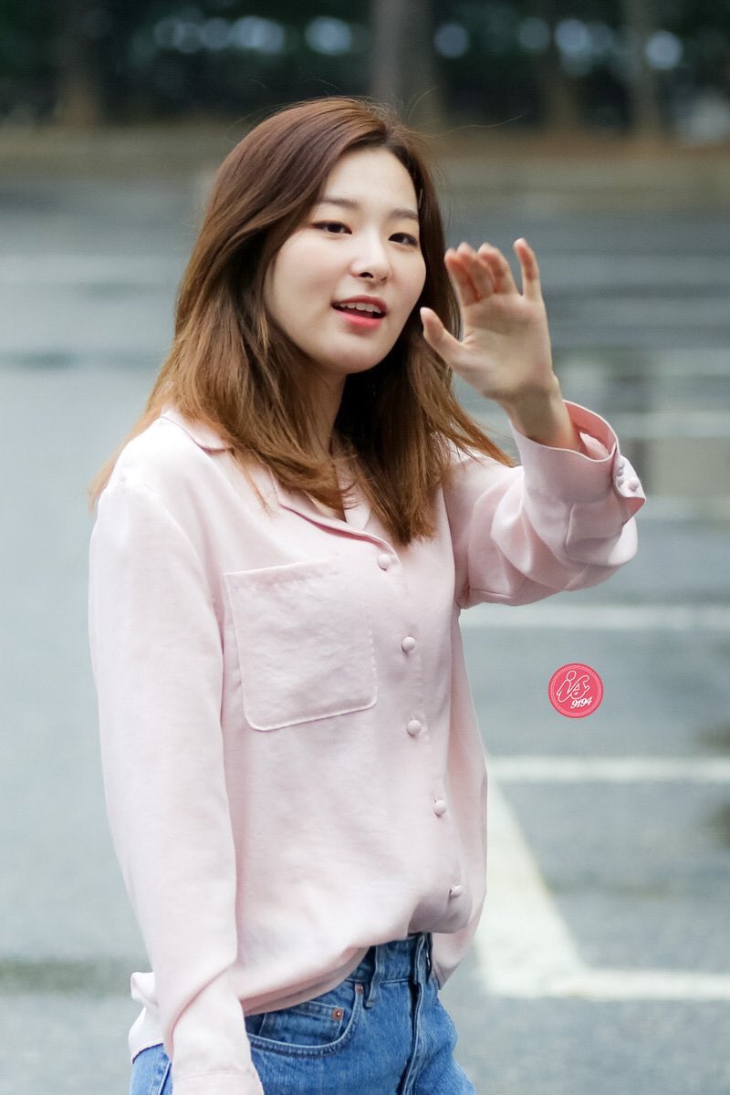 KpopMommys's tweet photo. seulgi ◡ु◡ red velvet https://t.co/5T9P8gdYY0