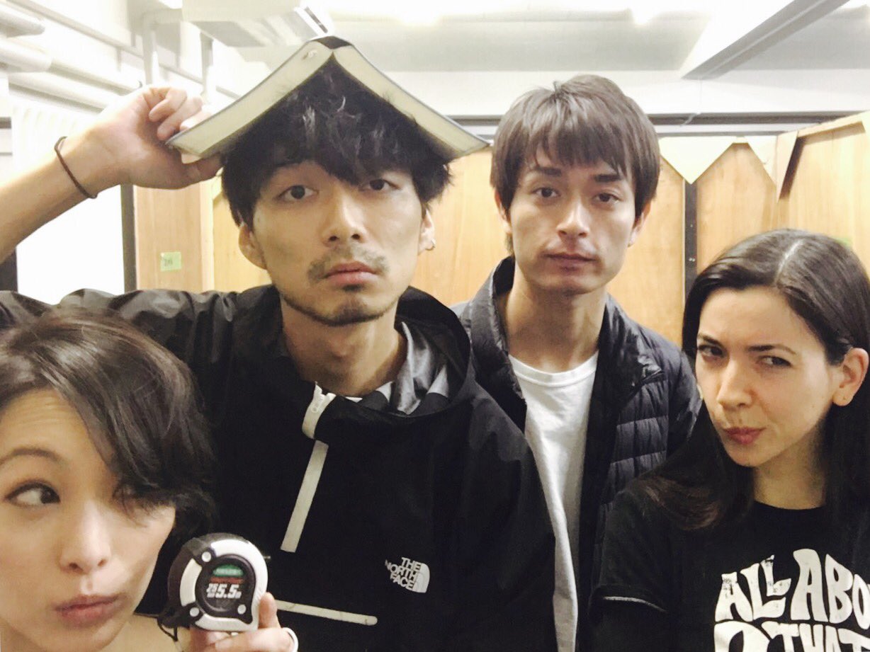 تويتر 渋谷謙人 على تويتر おはようございます テレビ朝日 警部補 碓氷弘一 殺しのエチュード に出演します 縁のある方々と一緒でした 感謝です T Co J4enmcujb8 の前に 舞台です 今日は稽古場最終日です もぉ すんごいです です お