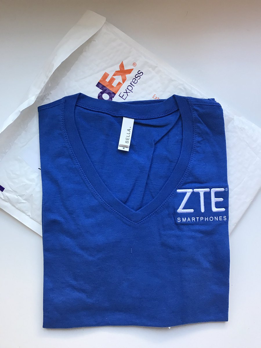 MelissaVaj's tweet photo. the best packages are surprise packages! #ZTEU #sponsored https://t.co/CzzUZhzTrg