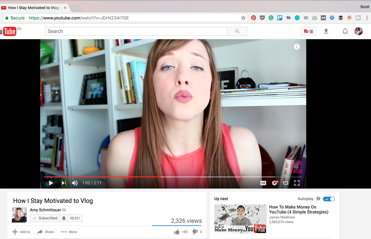 skot_bot's tweet photo. When you're watching @Schmittastic to up your vlog game and your computer freezes. #thatesculatedquickly 😅😚😂 #subscribed https://t.co/ICF9JFCzGG