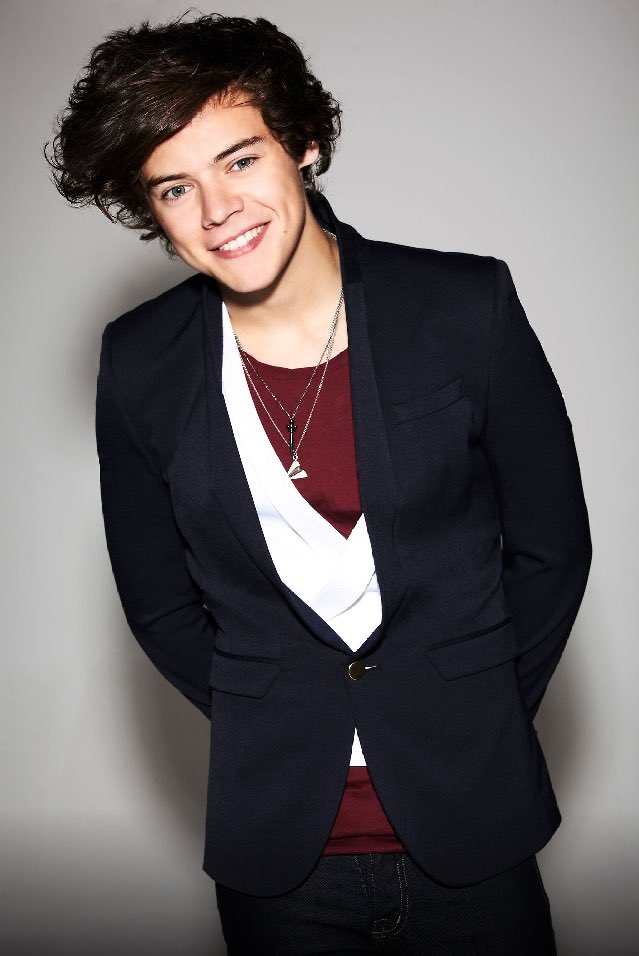 1DOfficial_12's tweet photo. Harry en el 2012 fue fotografiado por Ben Riggott para cosmopolitan! -HC #1DOU #VideoLove One Direction https://t.co/i7UkBUFpoy