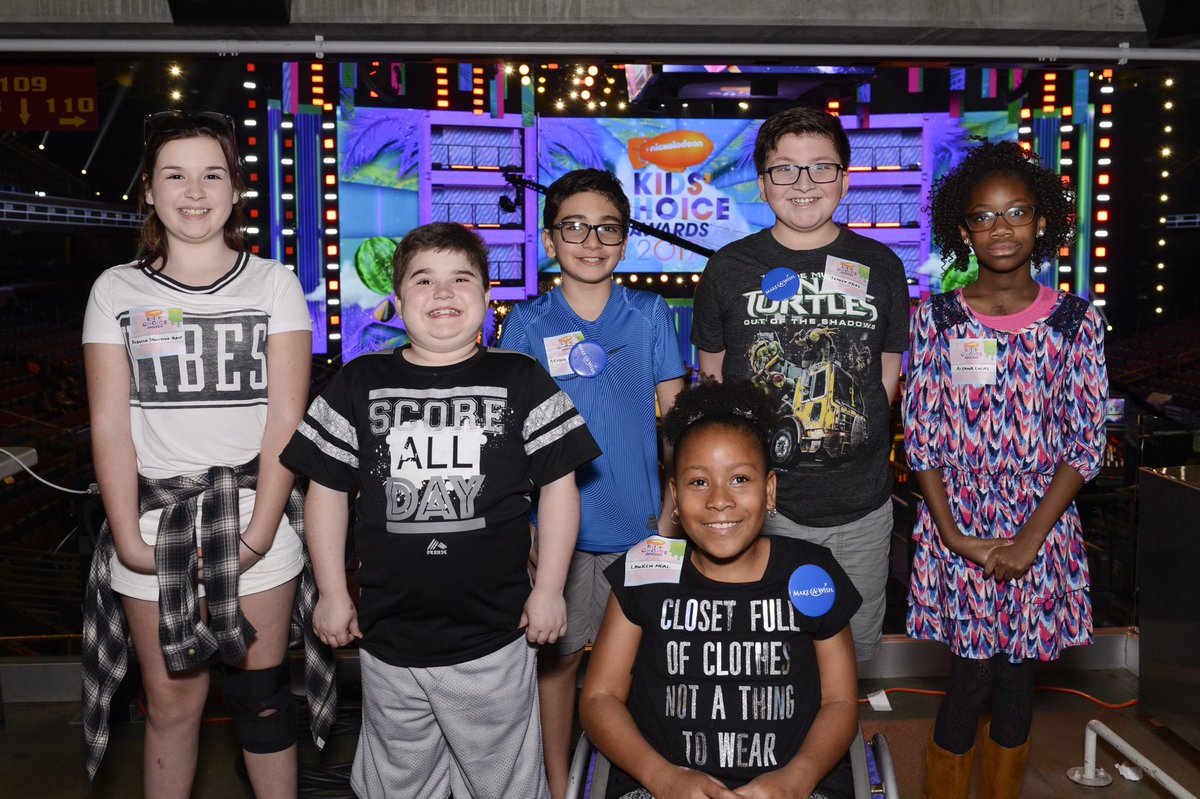 Thank you <a href="/Nickelodeon/">Nickelodeon</a> for granting these 6 kids their wish to see the slimiest show of the year!#KCA