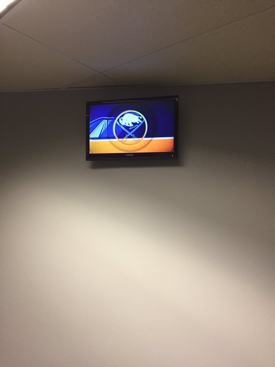 AfterBurn739's tweet photo. The @BuffaloSabres have the best public bathrooms ever #section327 https://t.co/6PH2Vb8SI4