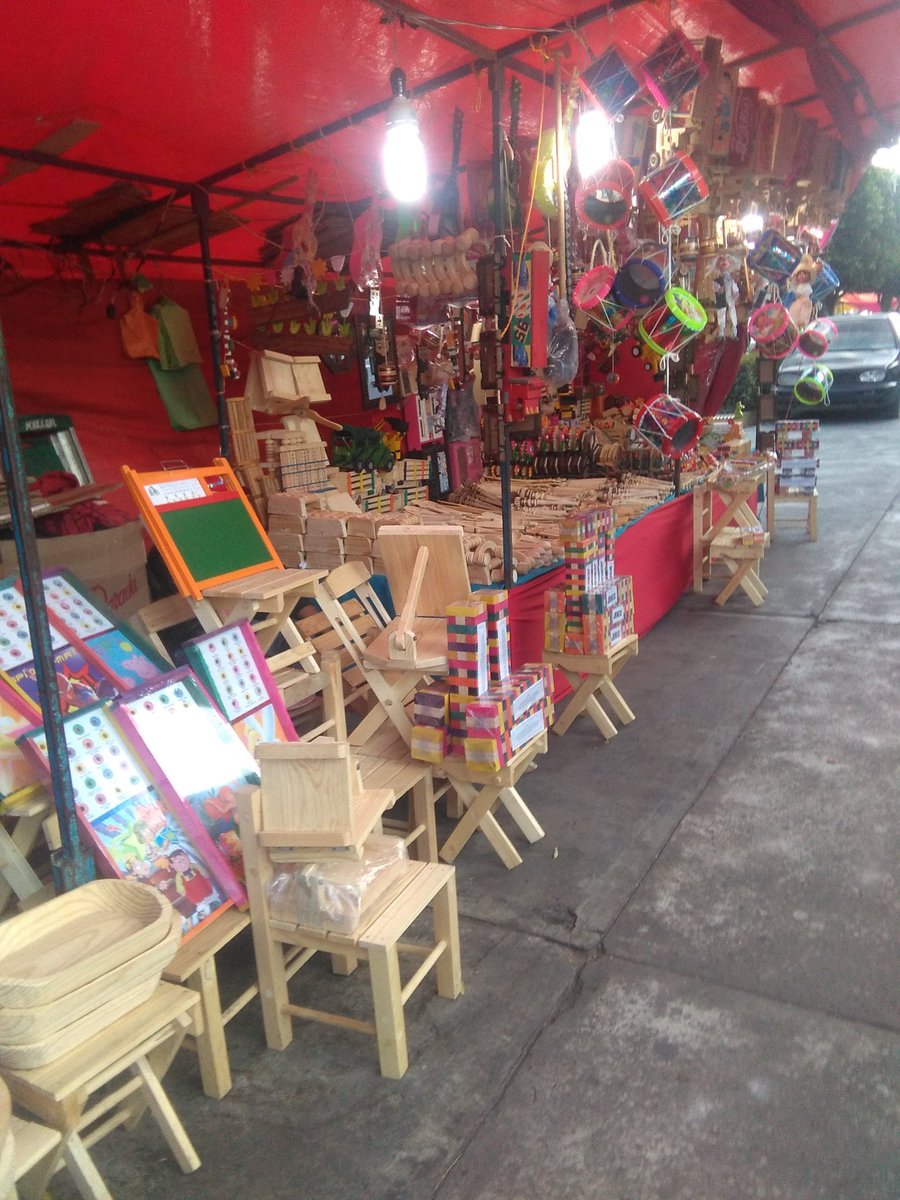 madridhernande2's tweet photo. Puestos d feria https://t.co/k7V76ovlzv