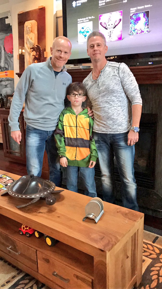 RSewchuk's tweet photo. McDonoghs are in the house! Been far too long! @danmcdonogh #family https://t.co/id7dv6p0pv