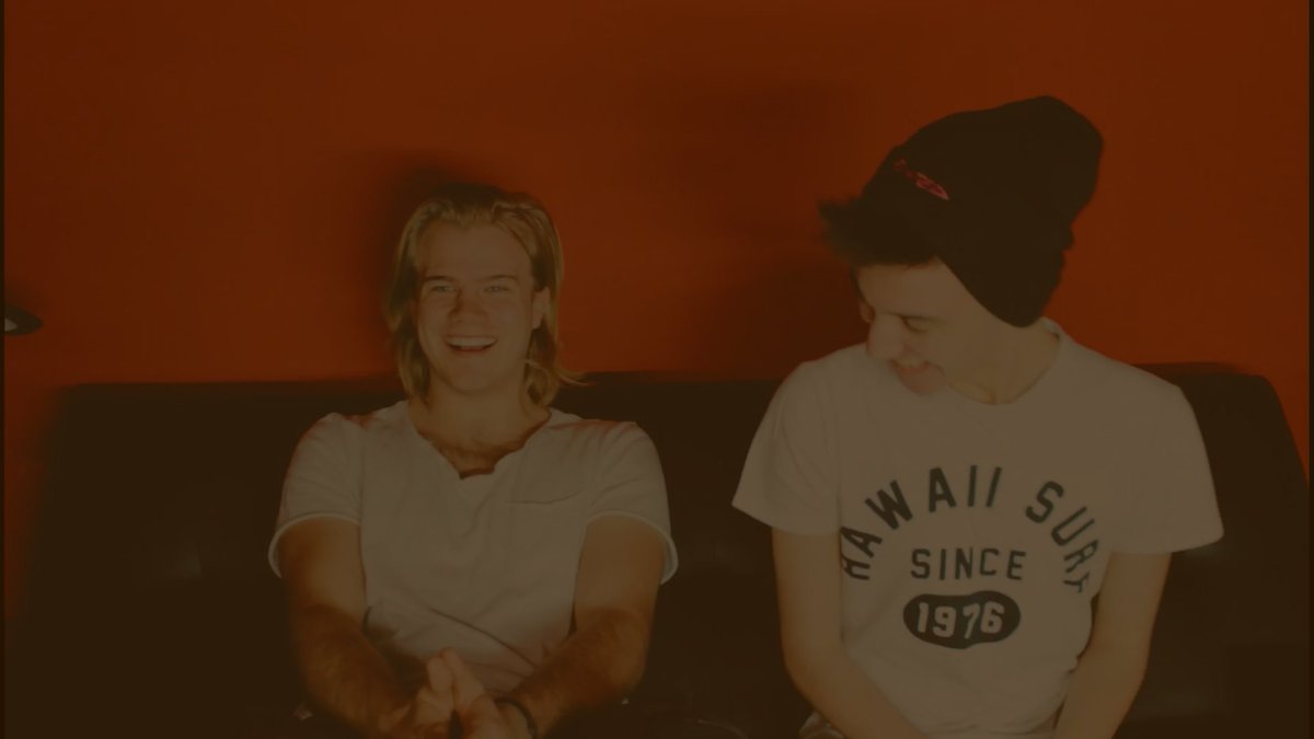 craziiprinzesz's tweet image. @DannySimm @ChrisBourne Loooove this Screenshot from your last #ChrisAndDannyVlog 💖
