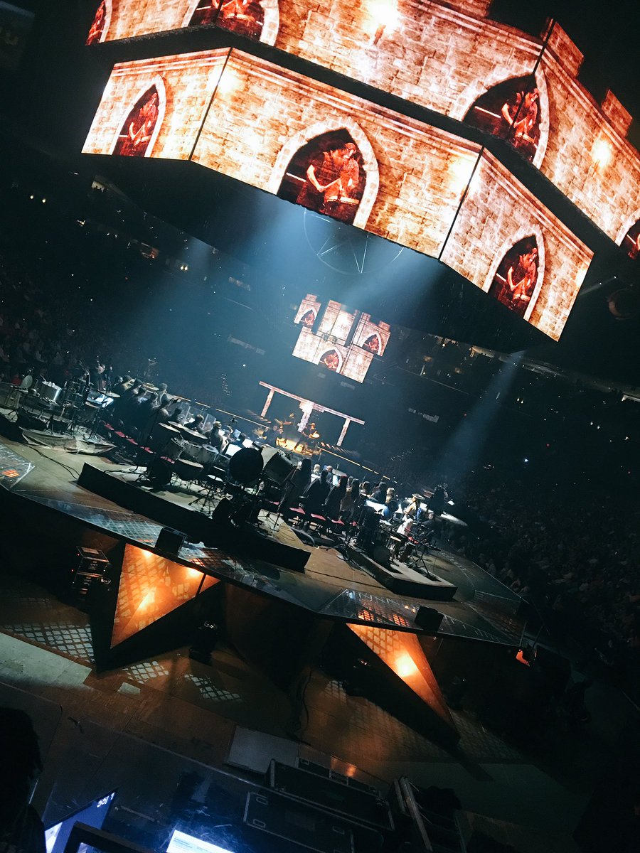 DGRod13's tweet image. Dracaris #Khaleesi #gameofthronesliveconcertexperience