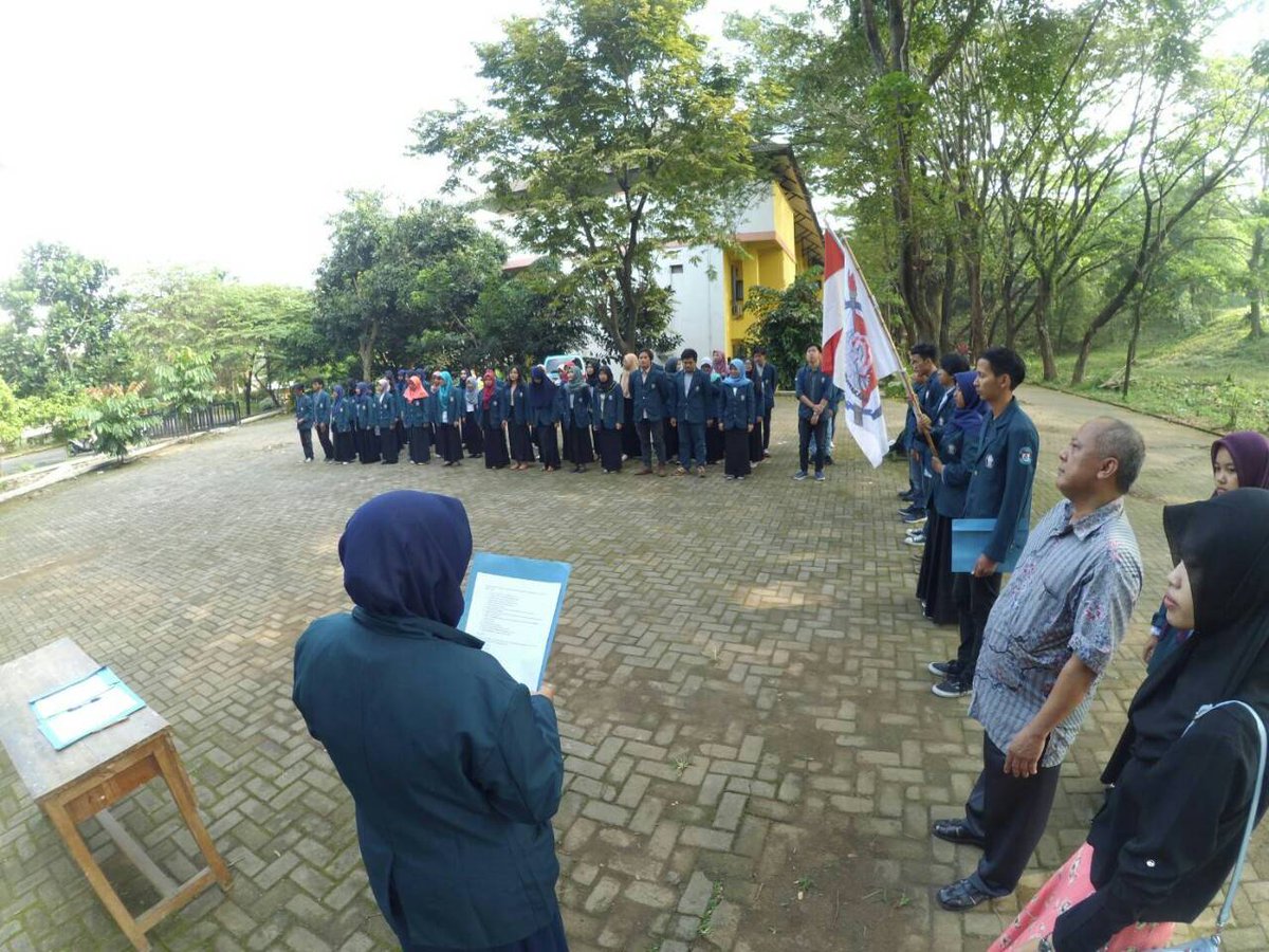 [LIVE REPORT PELANTIKAN]

Sedang berlangsung acara pelantikan pengurus HMJ Ilmu Perpustakaan 2017.