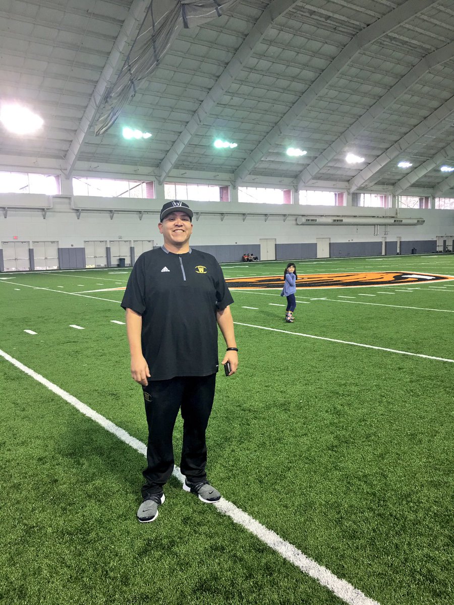 WHSBearFootball's tweet photo. DL Coach/Recruiting Coordinator @CoachCambero stopped by @BeaverFootball to check out scrimmage! Thank you @CoachChadK45 #GoBeavs #WarrenFB https://t.co/rPobvXlOlq