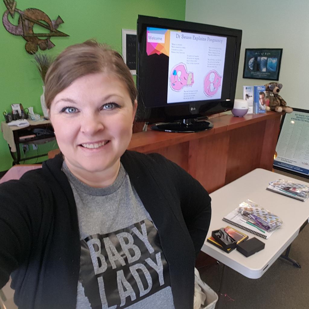 TheIowaBabyLady's tweet photo. It's Childbirth Class Day!!! So excited to meet new families and talk about birth &amp; babies &amp; breastfeeding! https://t.co/9XUN5SMScf