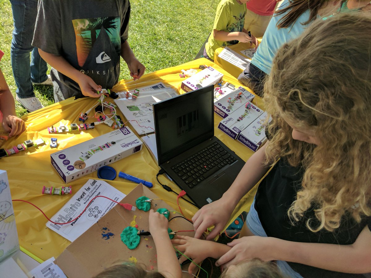 christinekdixon's tweet photo. @DoublePeak_K8 Innovation Program representing @ #superstem17 Proud of #dpsk8 Student Leaders who planned and ran the booth! @SanMarcosUSD https://t.co/PZgPmhJaae