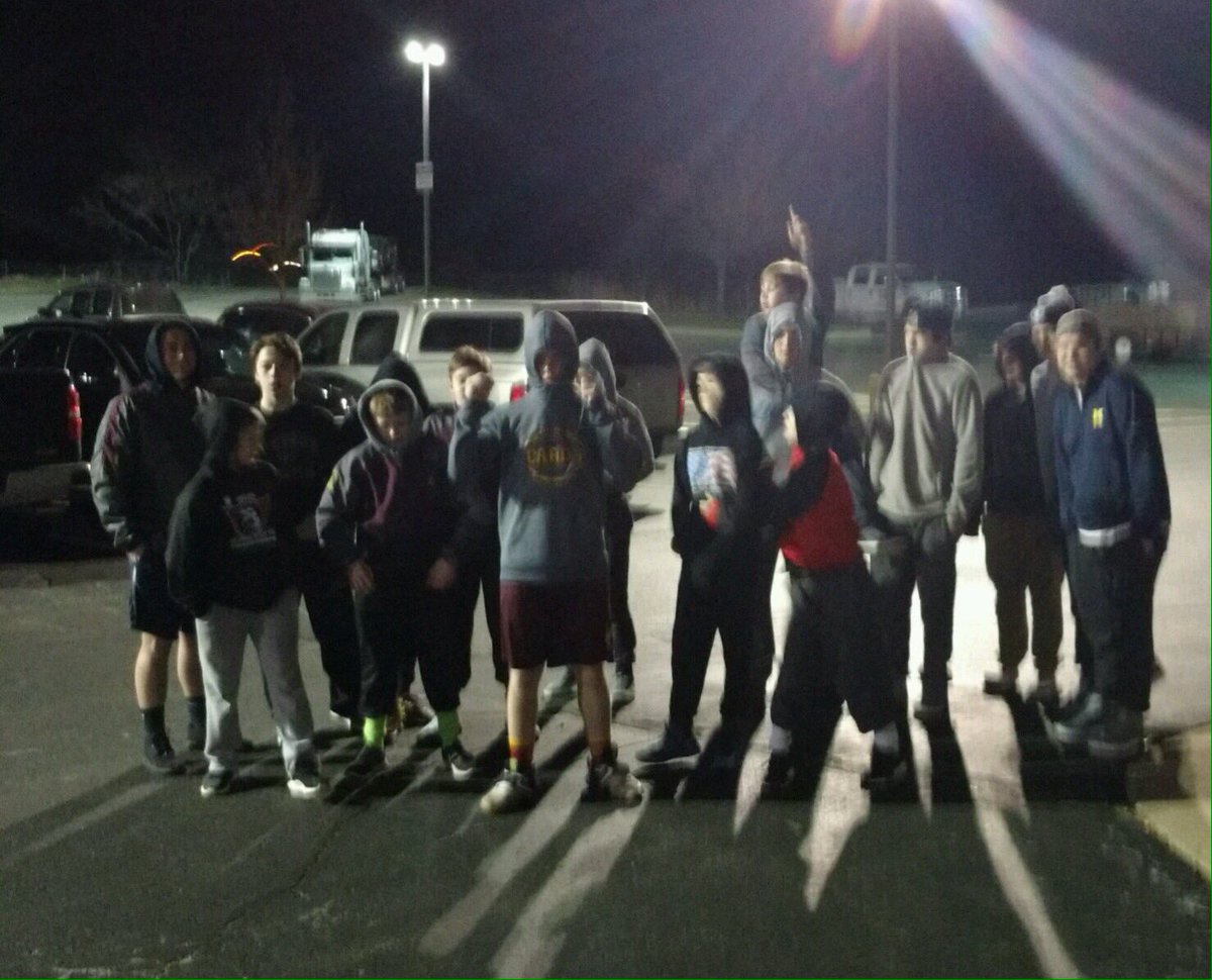 Davison MS getting ready for a team run in Battle Creek the night before the MYWA Team State Finals.  #tradition